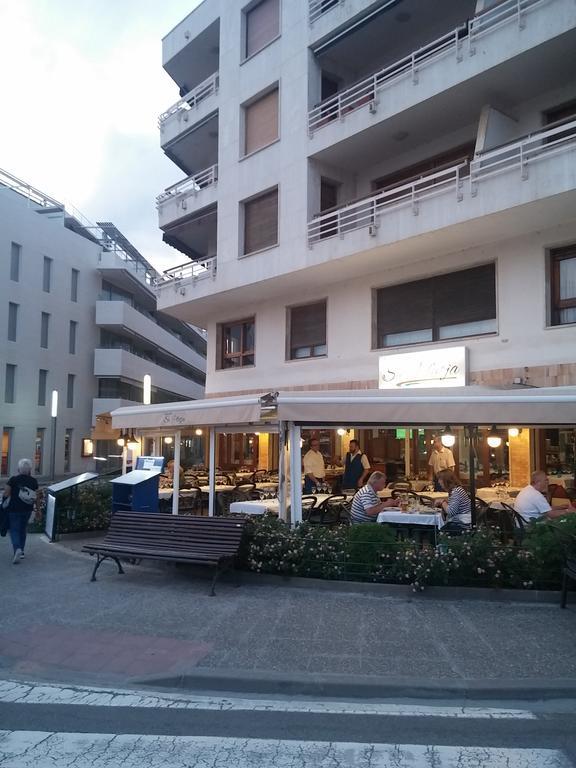 Lydia's With Castle View Apartment