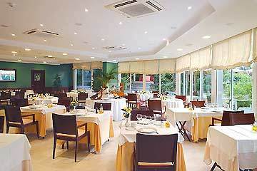 Husa Fornells Park Hotel 3*