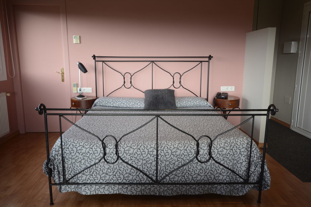 & Restaurant Figueres Parc Hotel Els Hostalets (Girona)