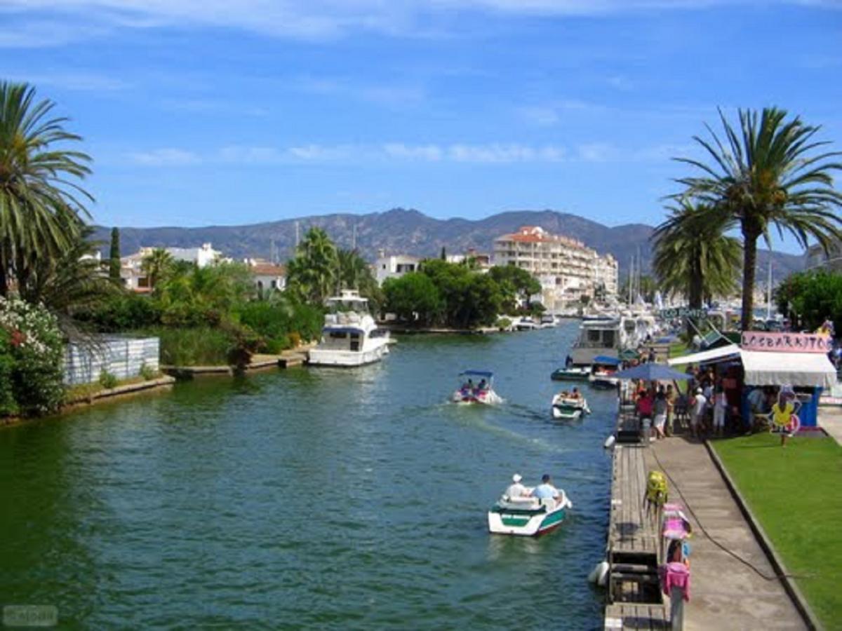 Goldhome - Cristallmar Apartment Empuriabrava