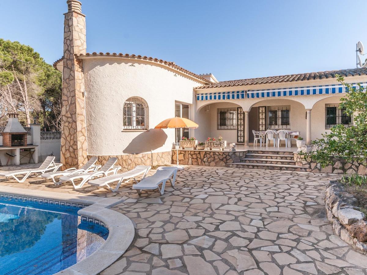 Fantastic With Private Pool In L Escala Сasa de vacaciones *