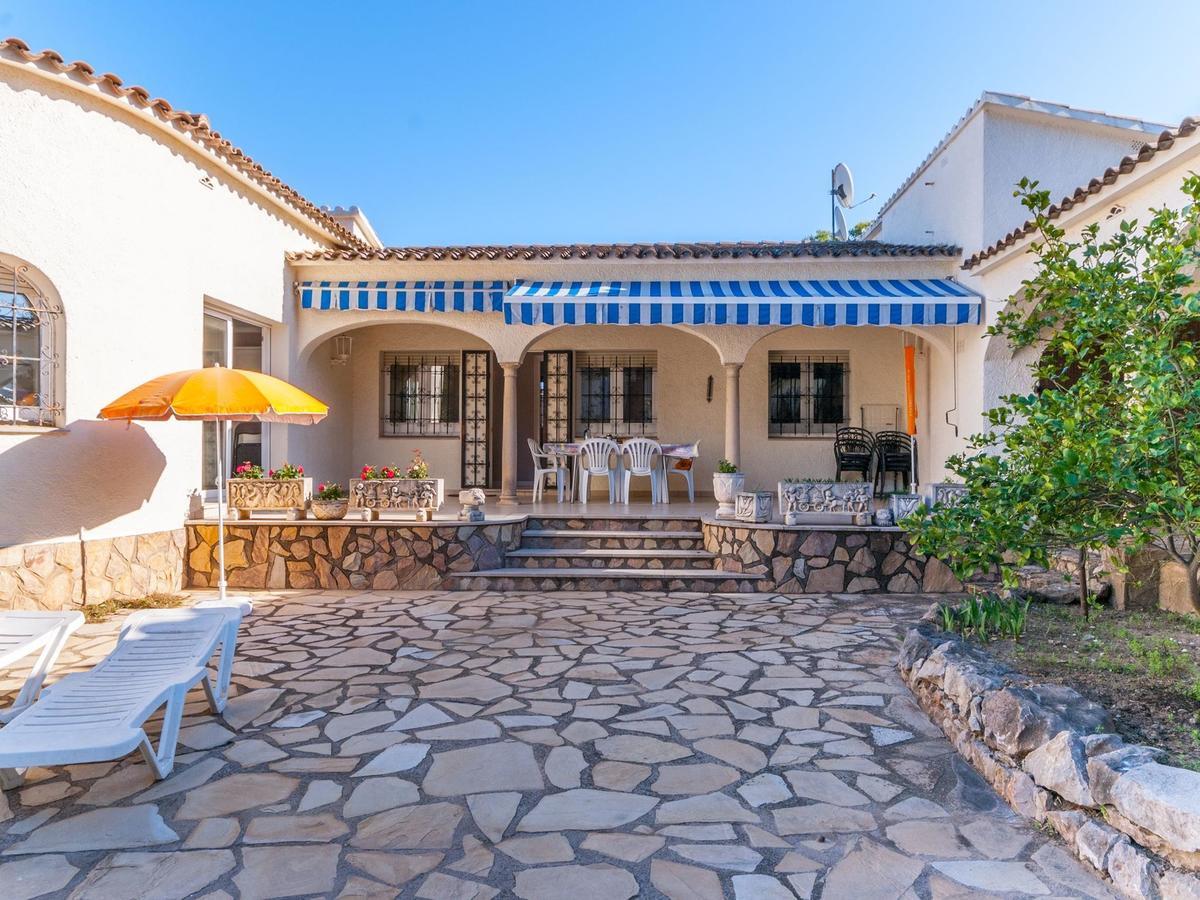 Fantastic With Private Pool In L Escala Сasa de vacaciones