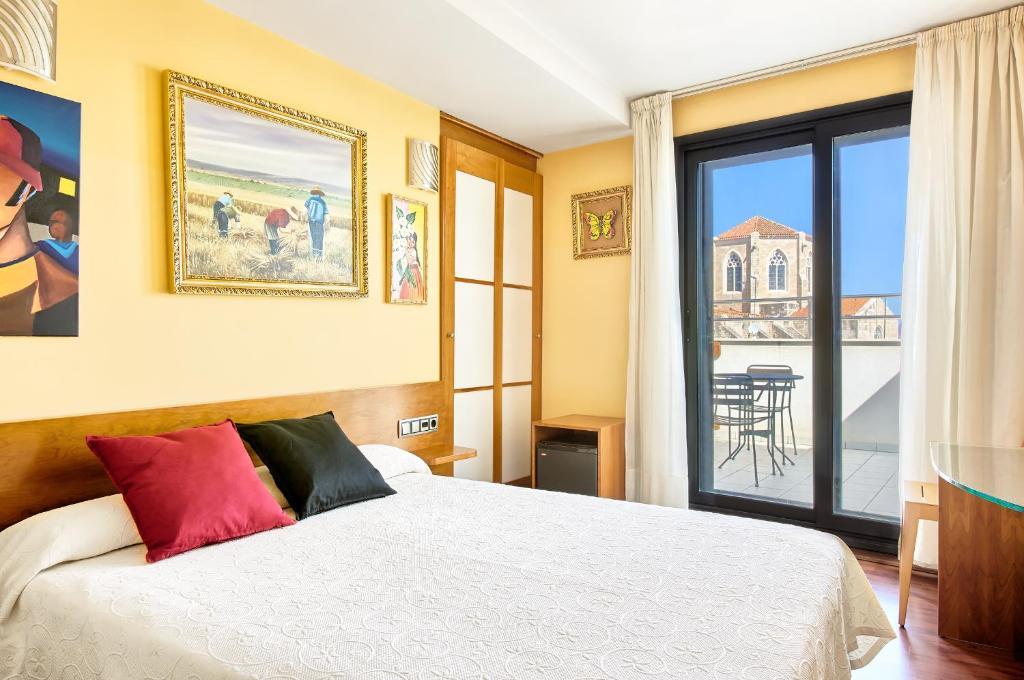 Hotel Plaza 3*