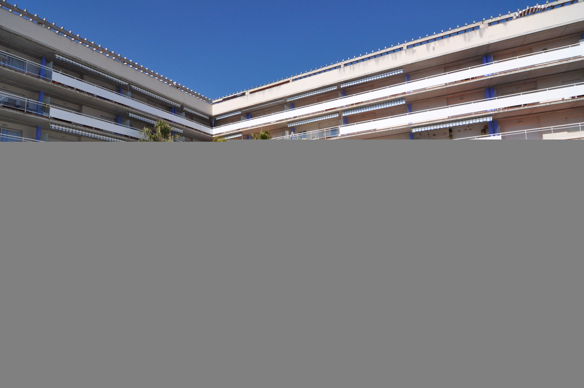 Aparthotel Rvhotels Port Canigo 2*