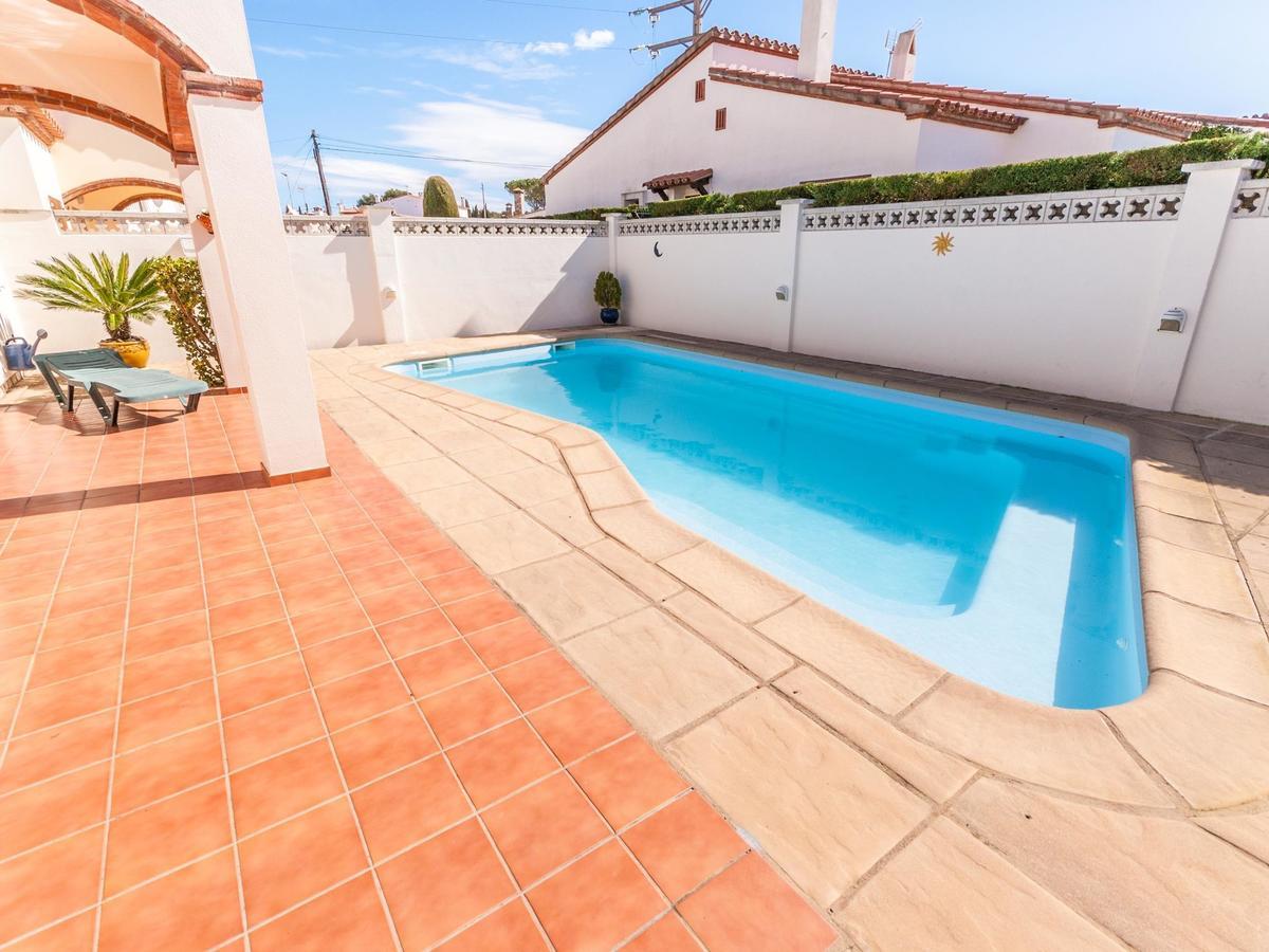 Cosy Holiday With Swimming Pool