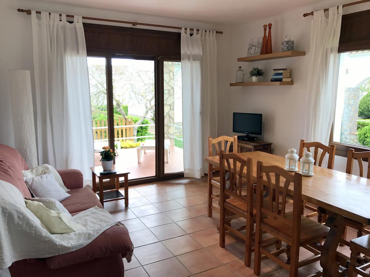 Maria, Terrace & Pool Holiday home
