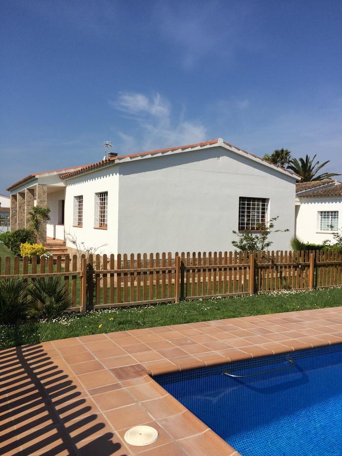 Montserrat 3, Terrace & Pool