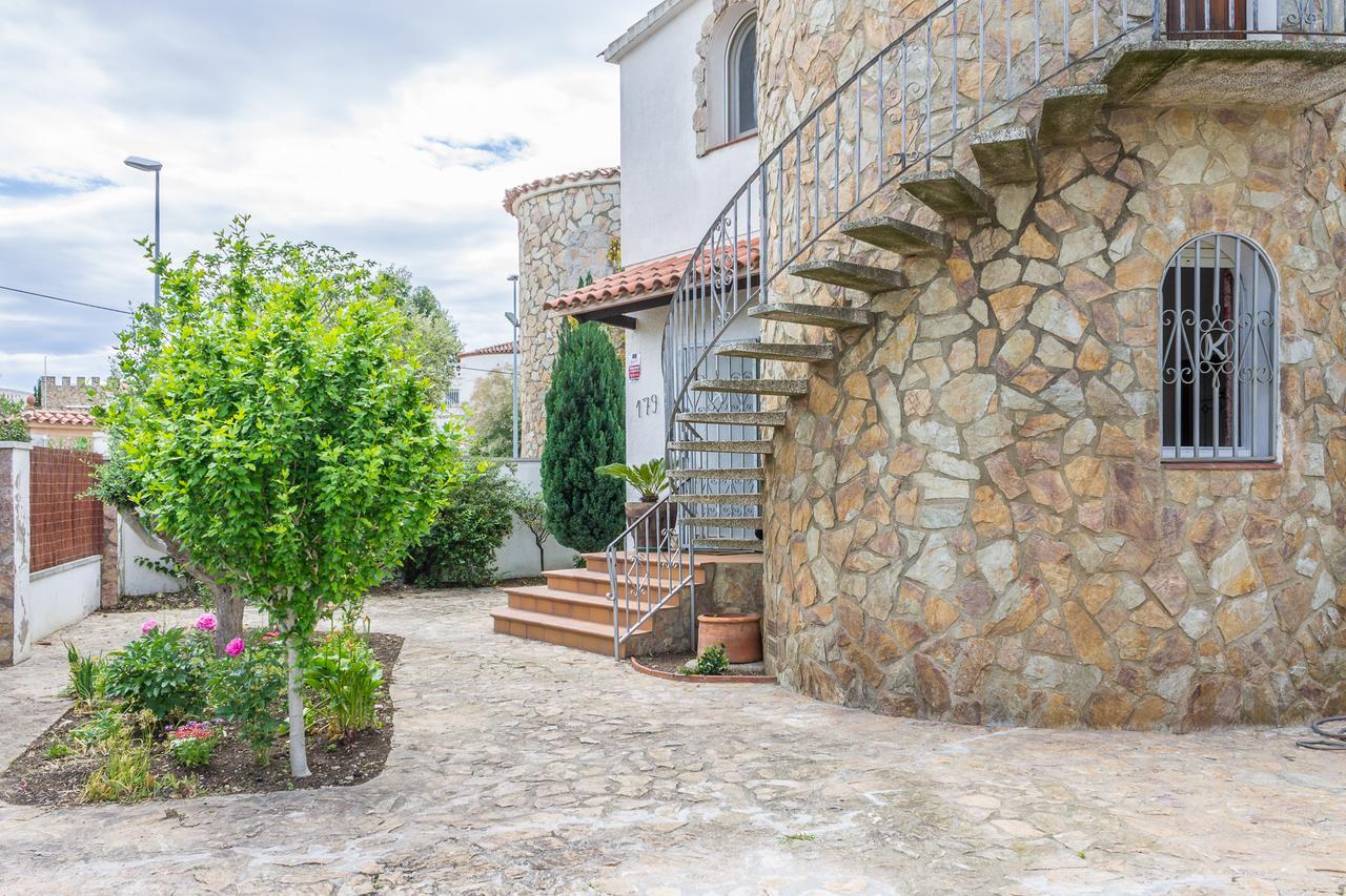 Holiday home Empurialola -encantadora Casa Con Jardin Cerca Del Centro -142