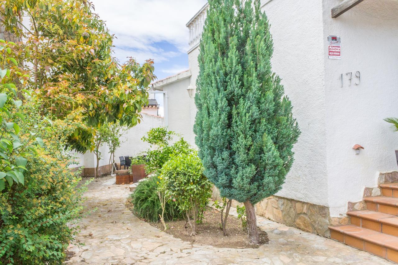 Empurialola -encantadora Casa Con Jardin Cerca Del Centro -142 Holiday home