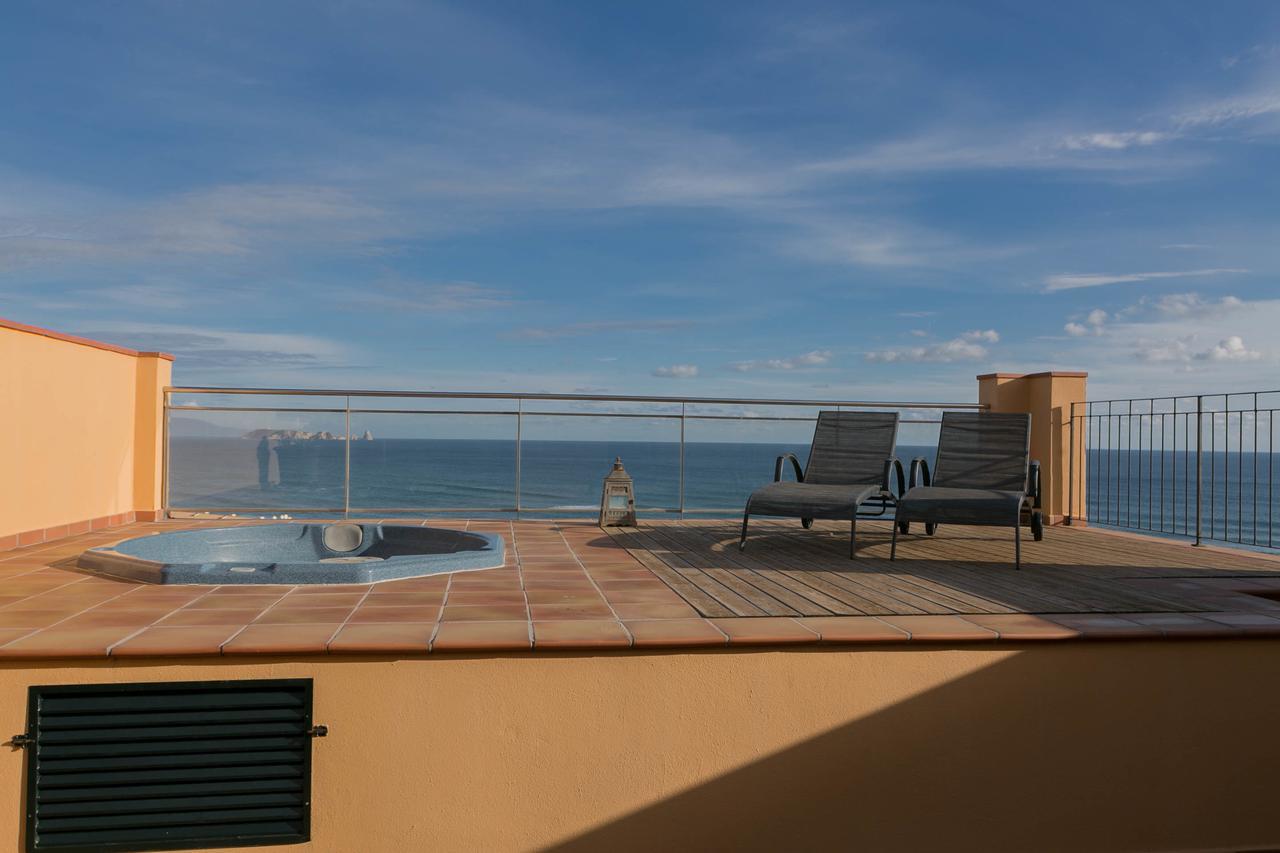 Apartamento 2 Bedroom In Sa Punta, Begur- Sea Views, Terrace, Pool And Access To The