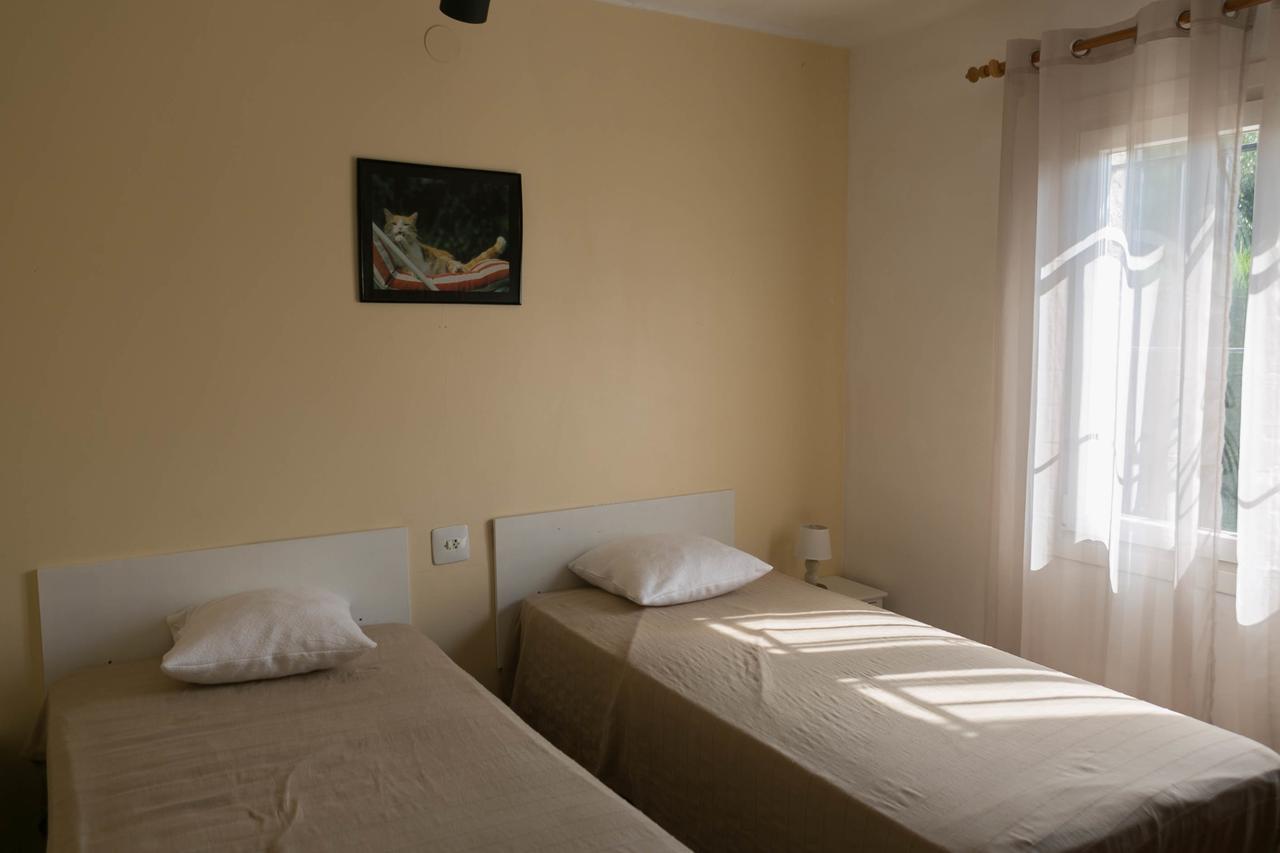 Apartamento 2 Bedroom Semi-detached House In Urb. Torre Gran, L'estartit. Great Garden And Community Pool Torroella de Montgrí