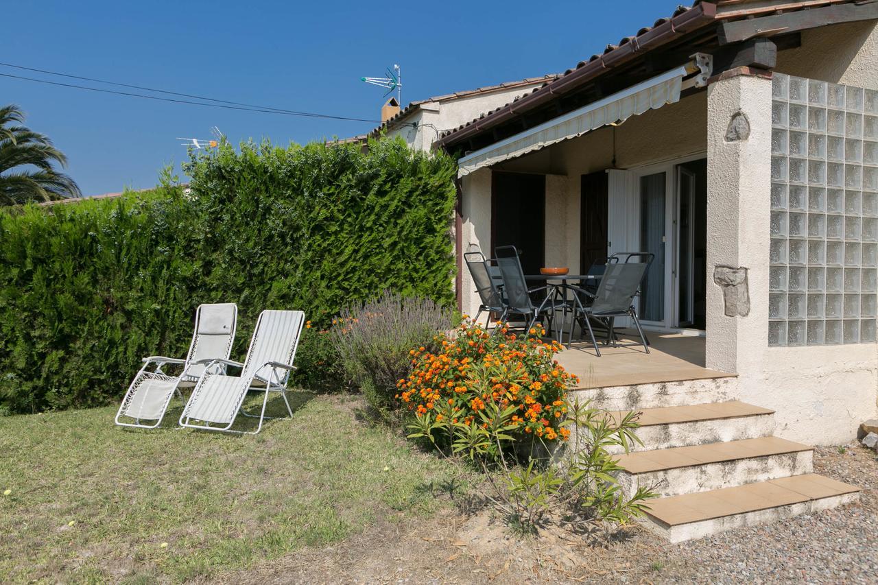 Apartamento 2 Bedroom Semi-detached House In Urb. Torre Gran, L'estartit. Great Garden And Community Pool *