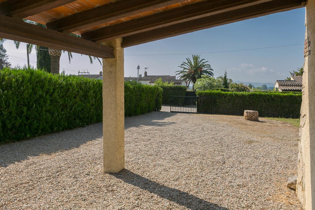2 Bedroom Semi-detached House In Urb. Torre Gran, L'estartit. Great Garden And Community Pool Apartamento *