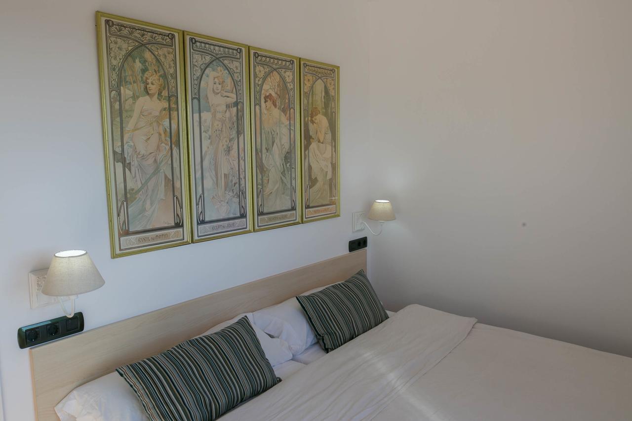 2 Bedroom Close To The Center Of Begur. Terrace And Panoramic Sea Views *