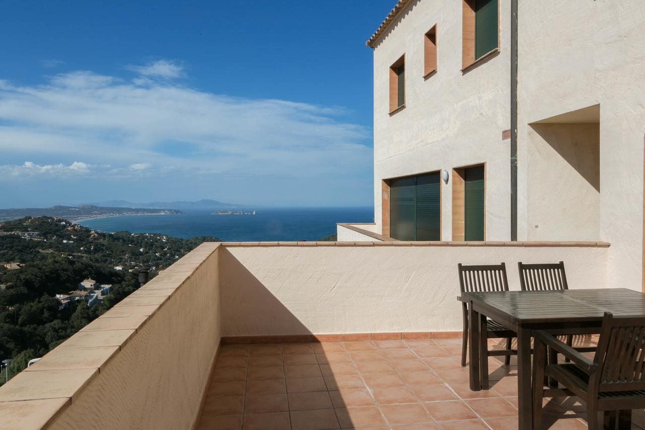 2 Bedroom Close To The Center Of Begur. Terrace And Panoramic Sea Views Apartment *