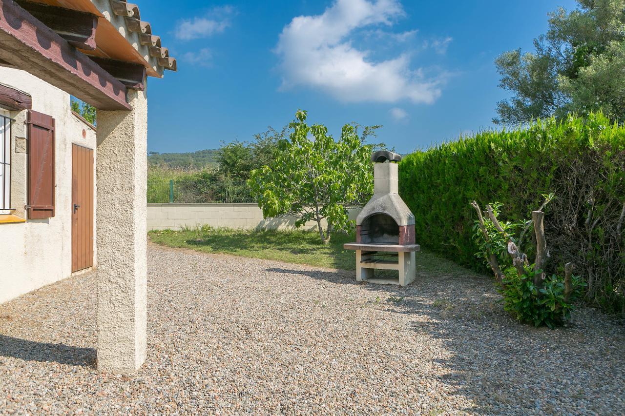 2 Bedroom Semi-detached House In Urb. Torre Gran, L'estartit. Great Garden And Community Pool Apartamento *