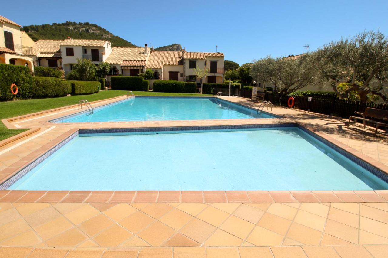Sistach Casa Oliveres Villa *