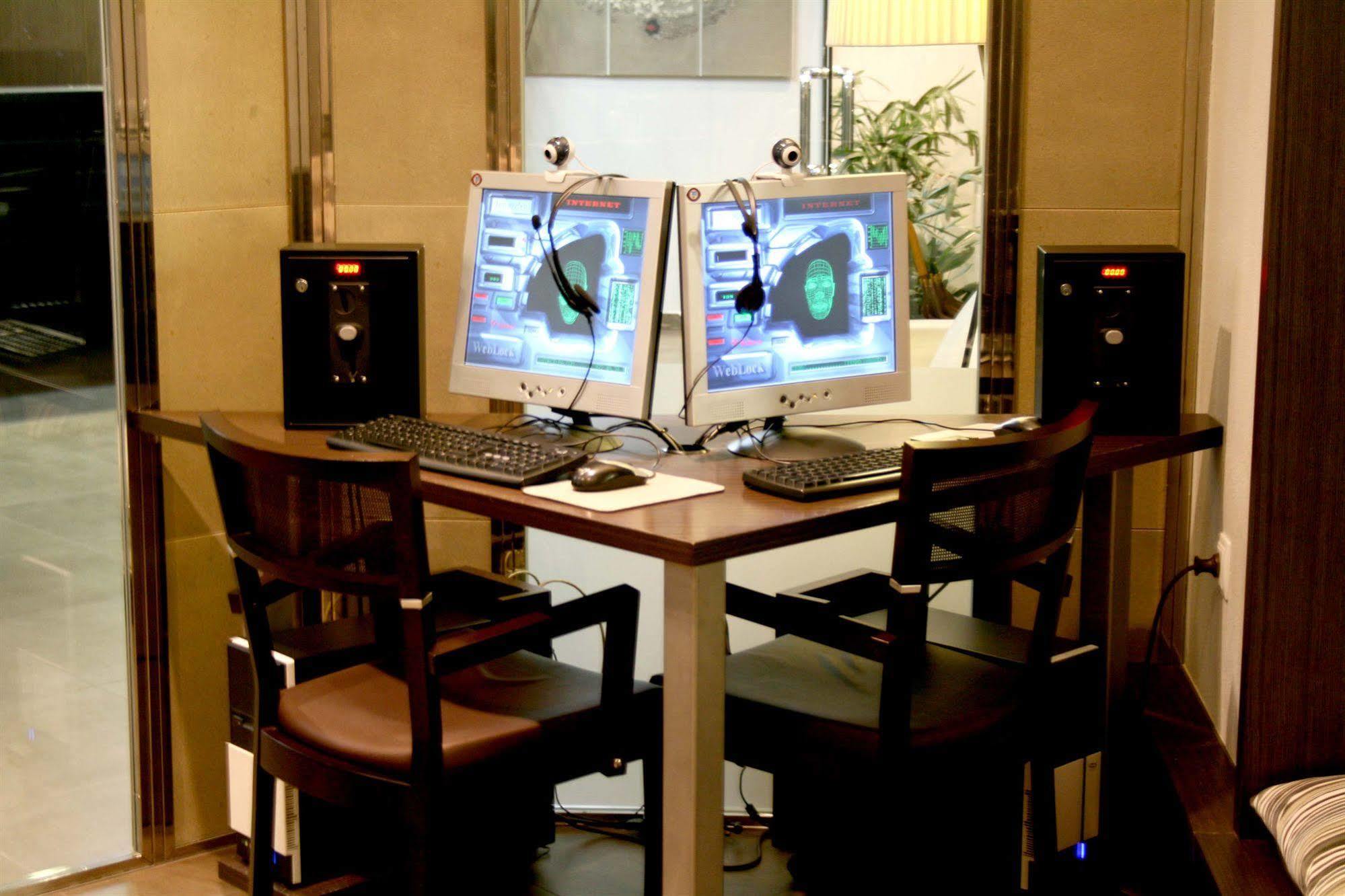Hotel Rvhotels Avenida 2*