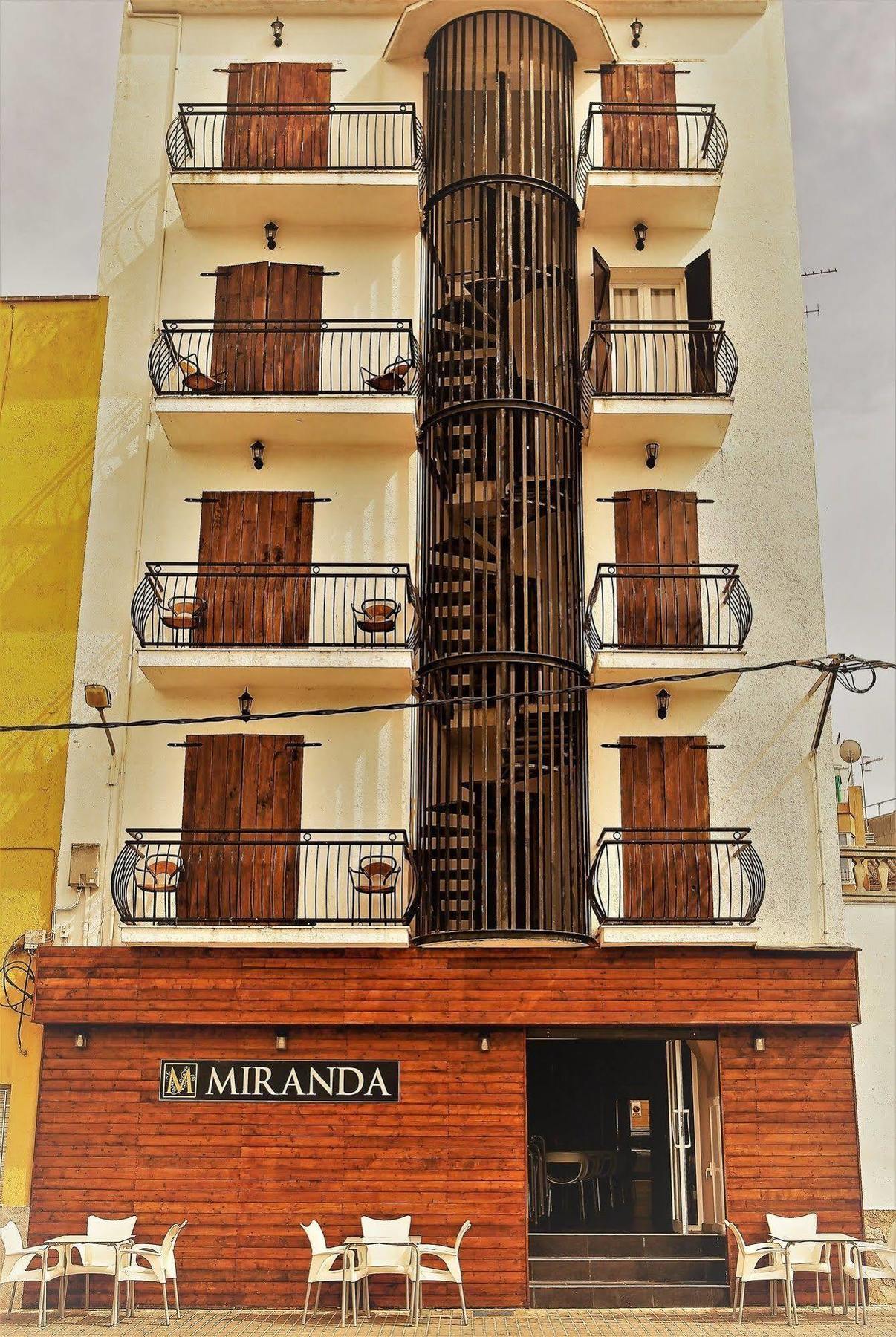 Pensión Miranda 2*