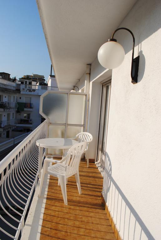 Apartment Americas - *