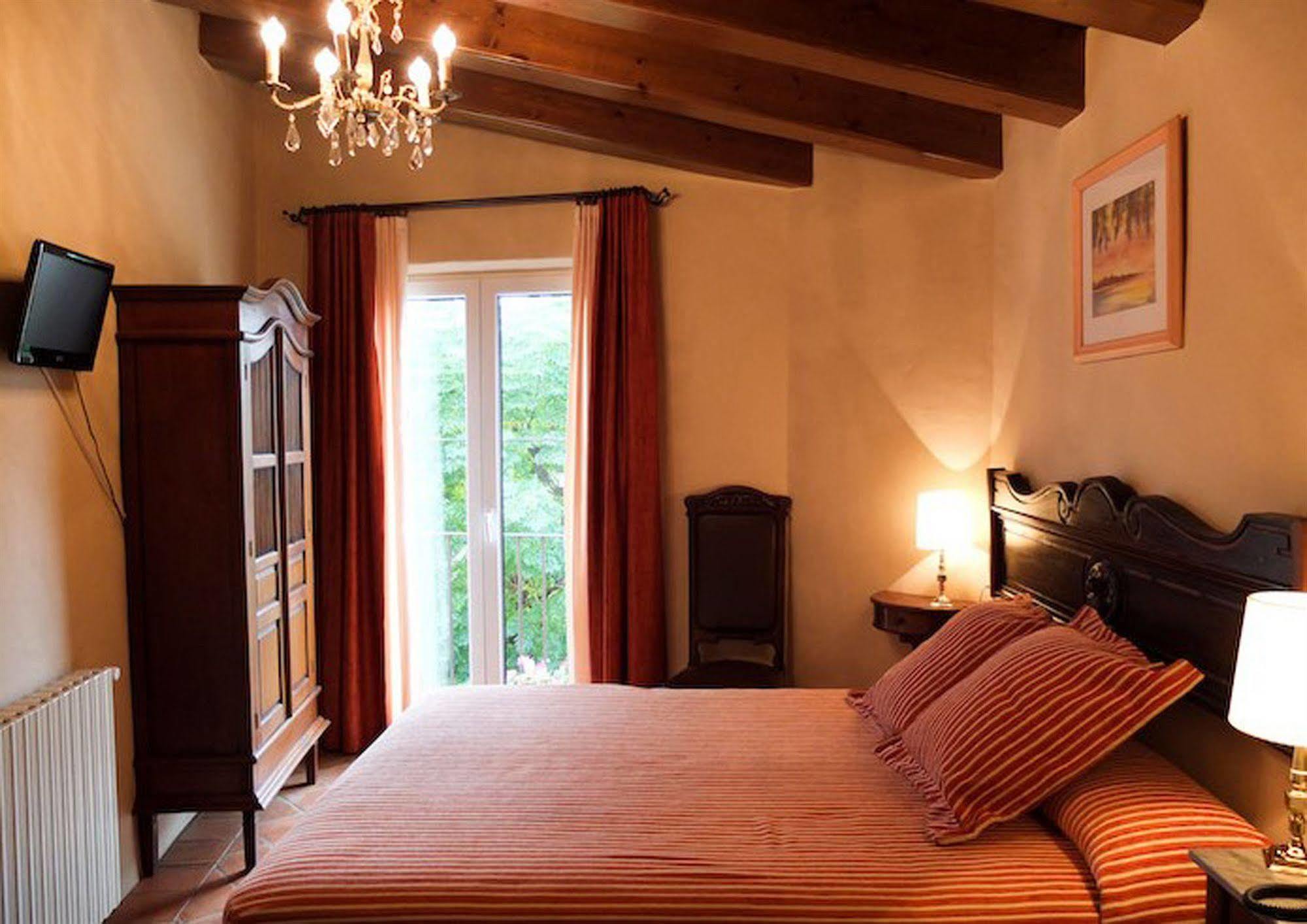 Sant Feliu Hotel *
