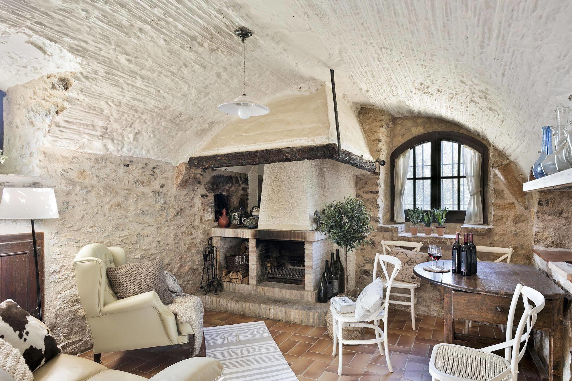 Hotel Vinyes De Lemporda