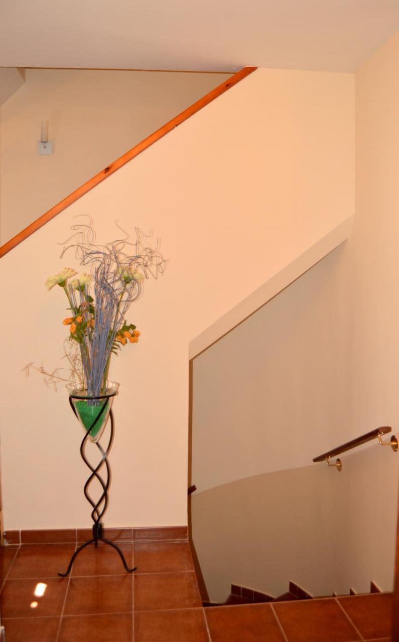 La Maison Jaune - House *