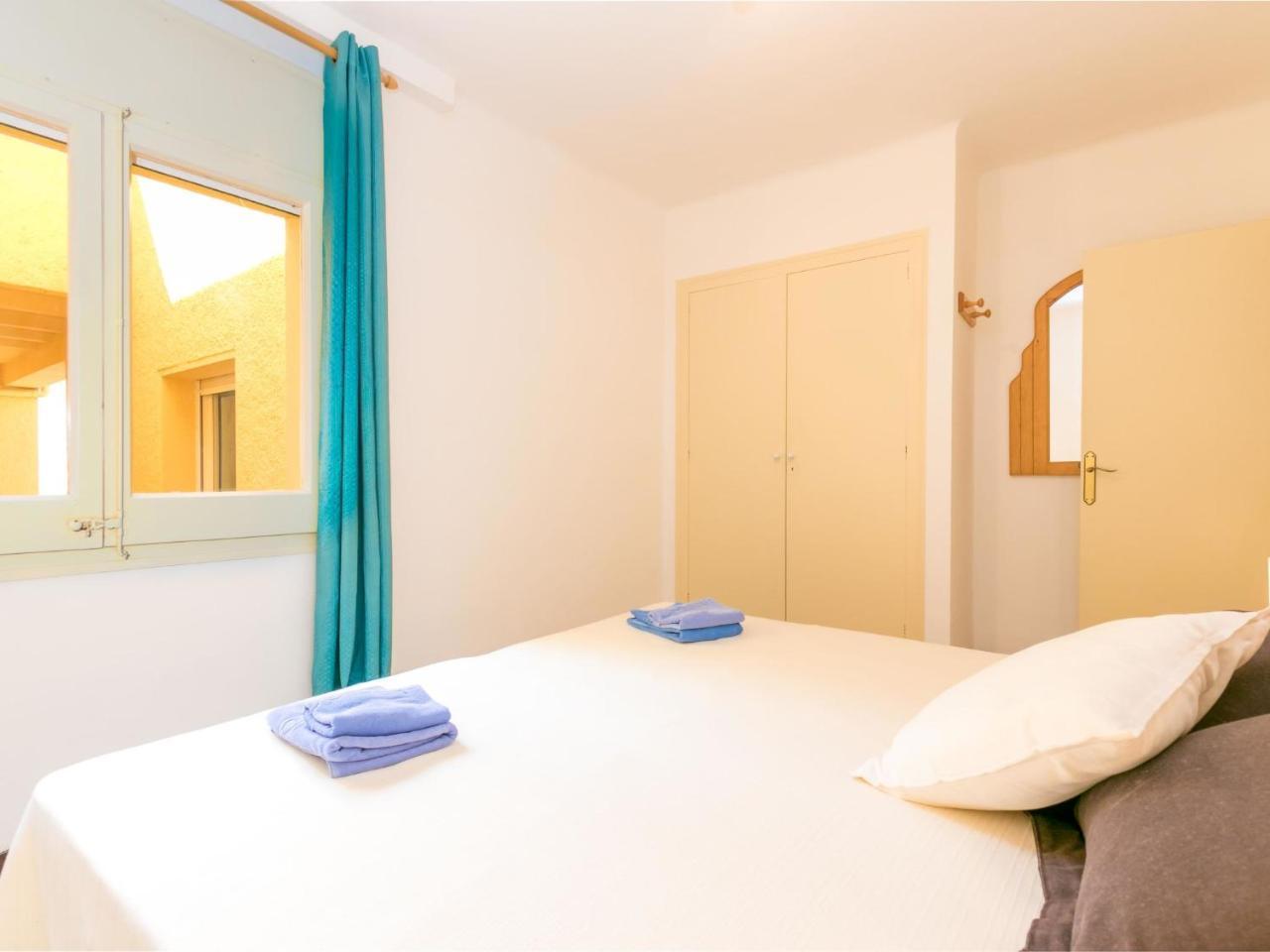 Velazquez-9 By Interhome * Roses