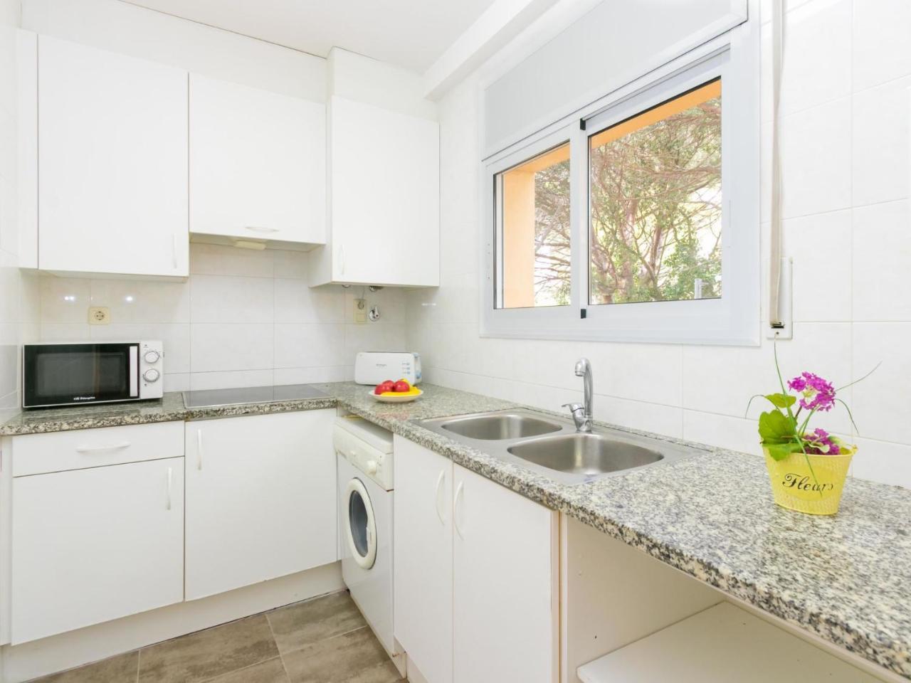 Velazquez-9 By Interhome
