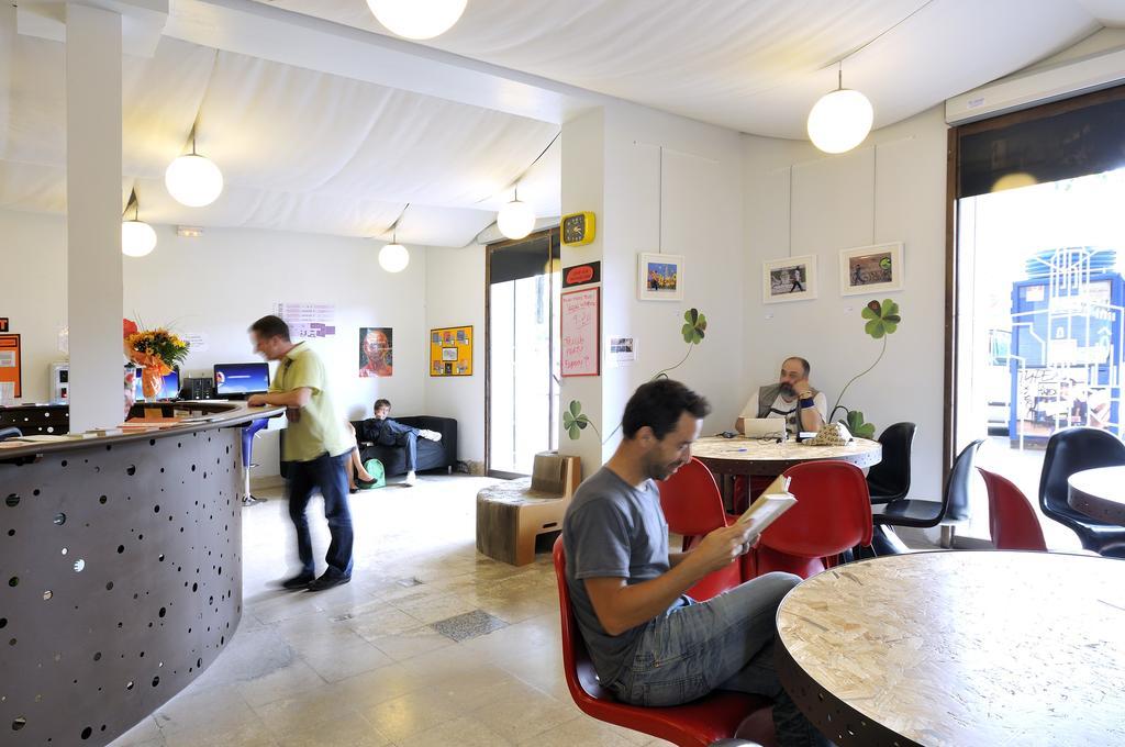 Equity Point Hostel Girona Hostal Gerona