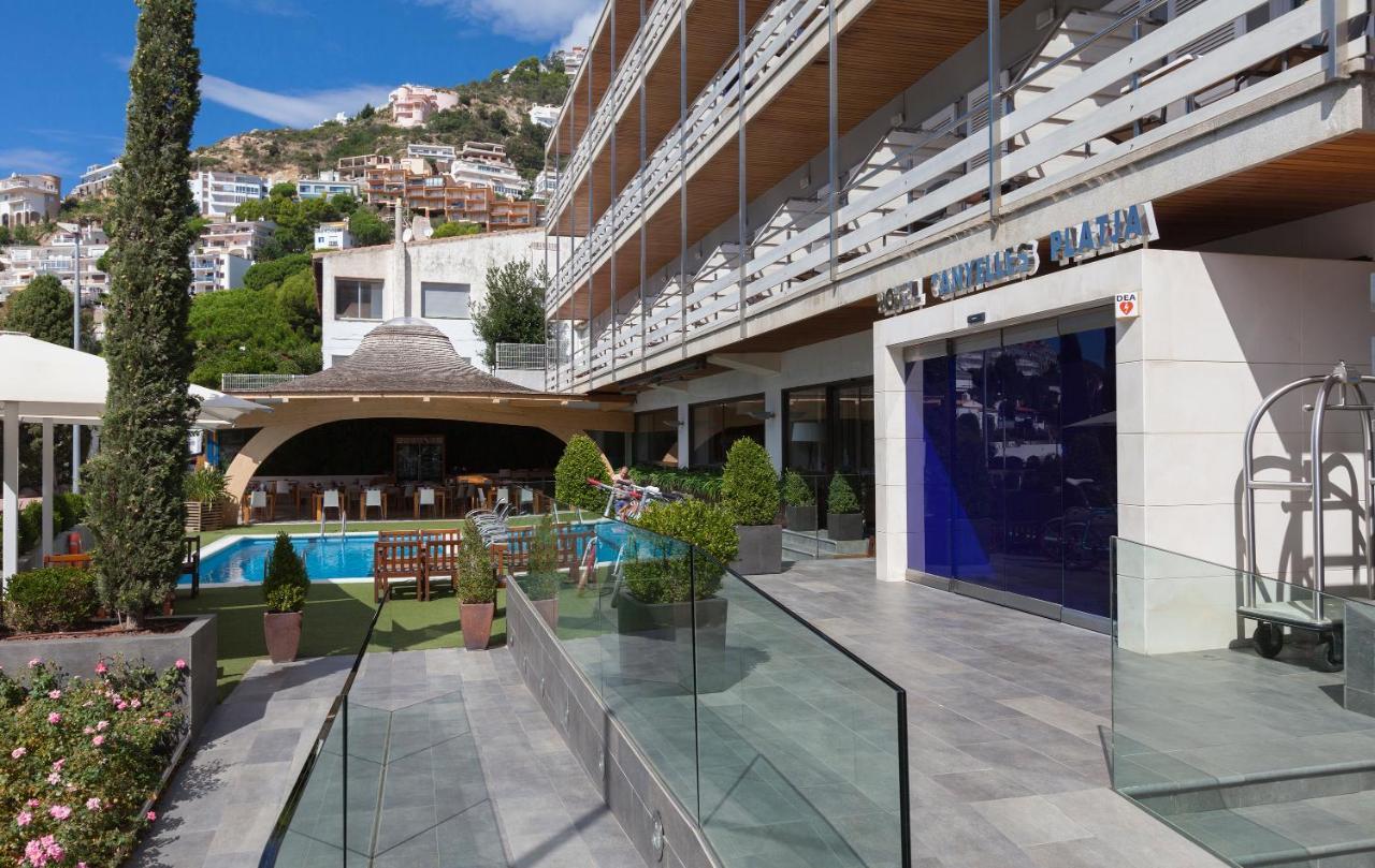 Hotel Canyelles Platja 4*
