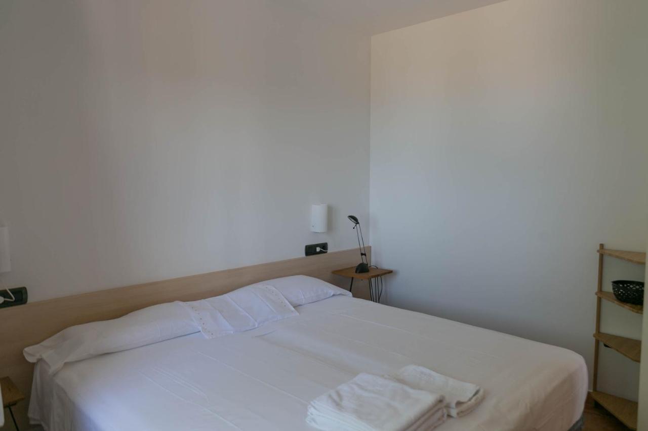 2 Bedroom In Center. Sea Views, Terrace And Pool Begur
