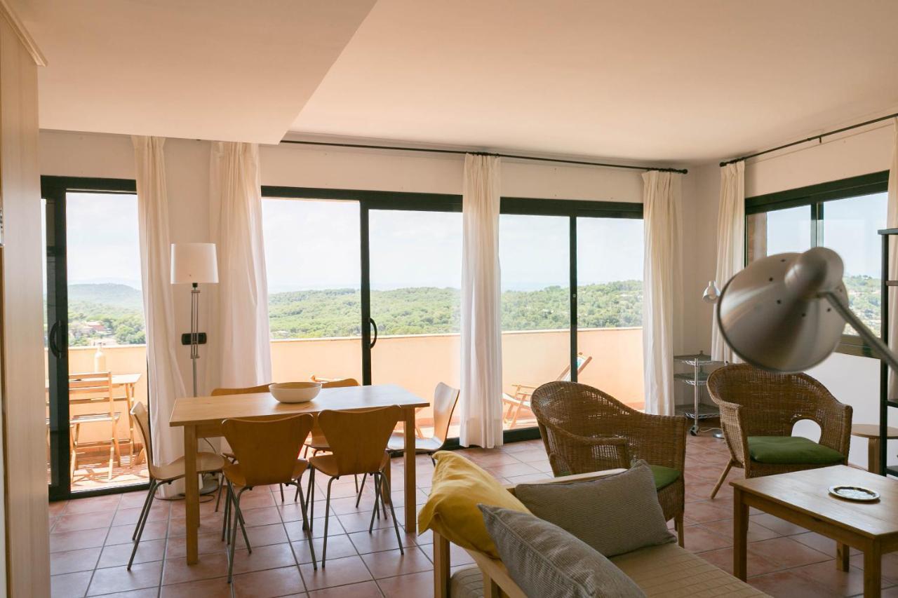 2 Bedroom In Center. Sea Views, Terrace And Pool