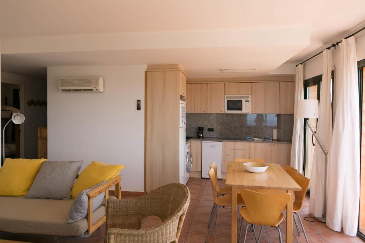 2 Bedroom In Center. Sea Views, Terrace And Pool *