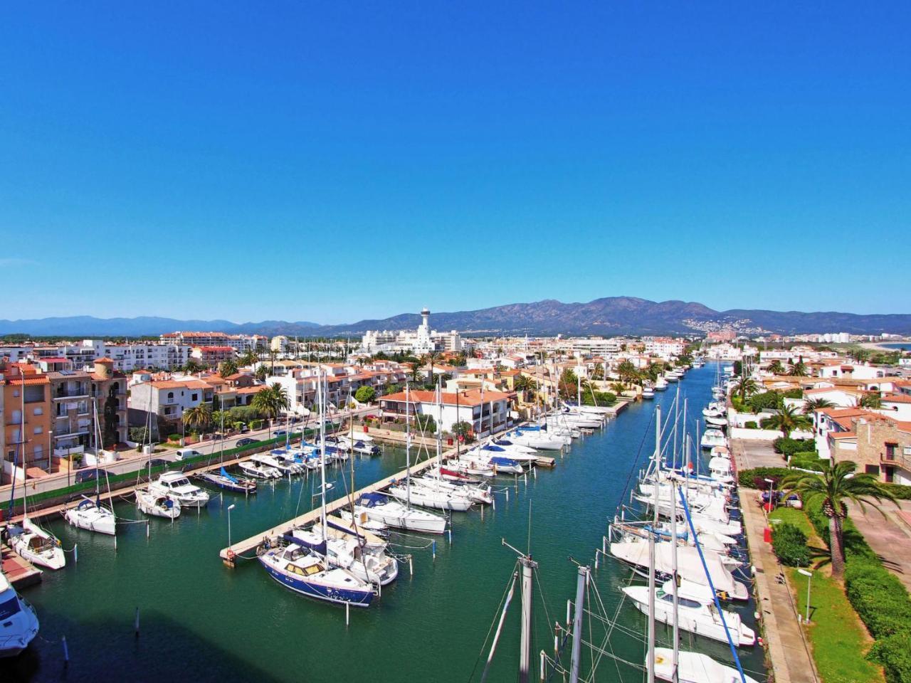 Bahia Ii By Interhome Apartamento Ampuriabrava