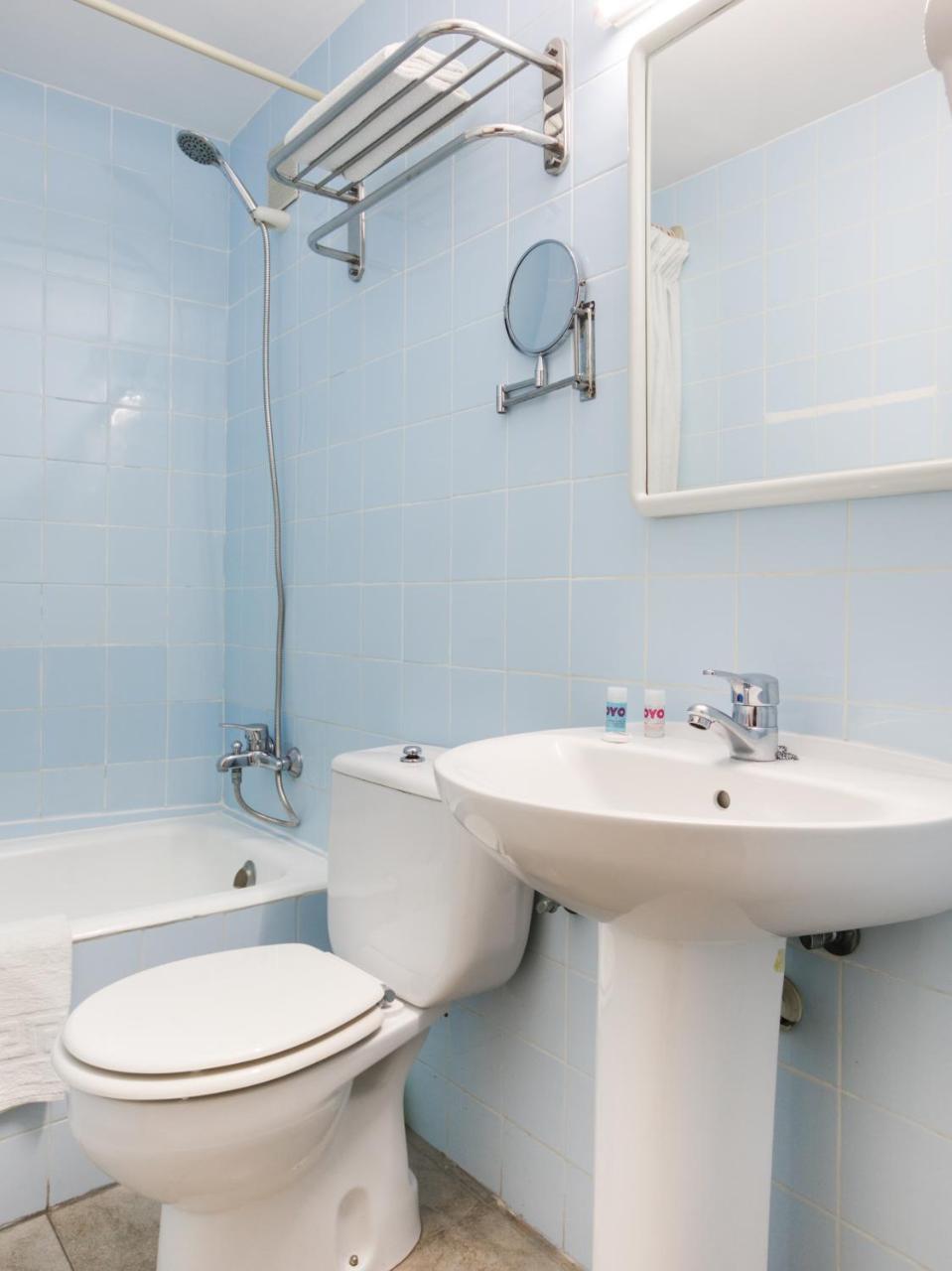 - El Amigo Guest house