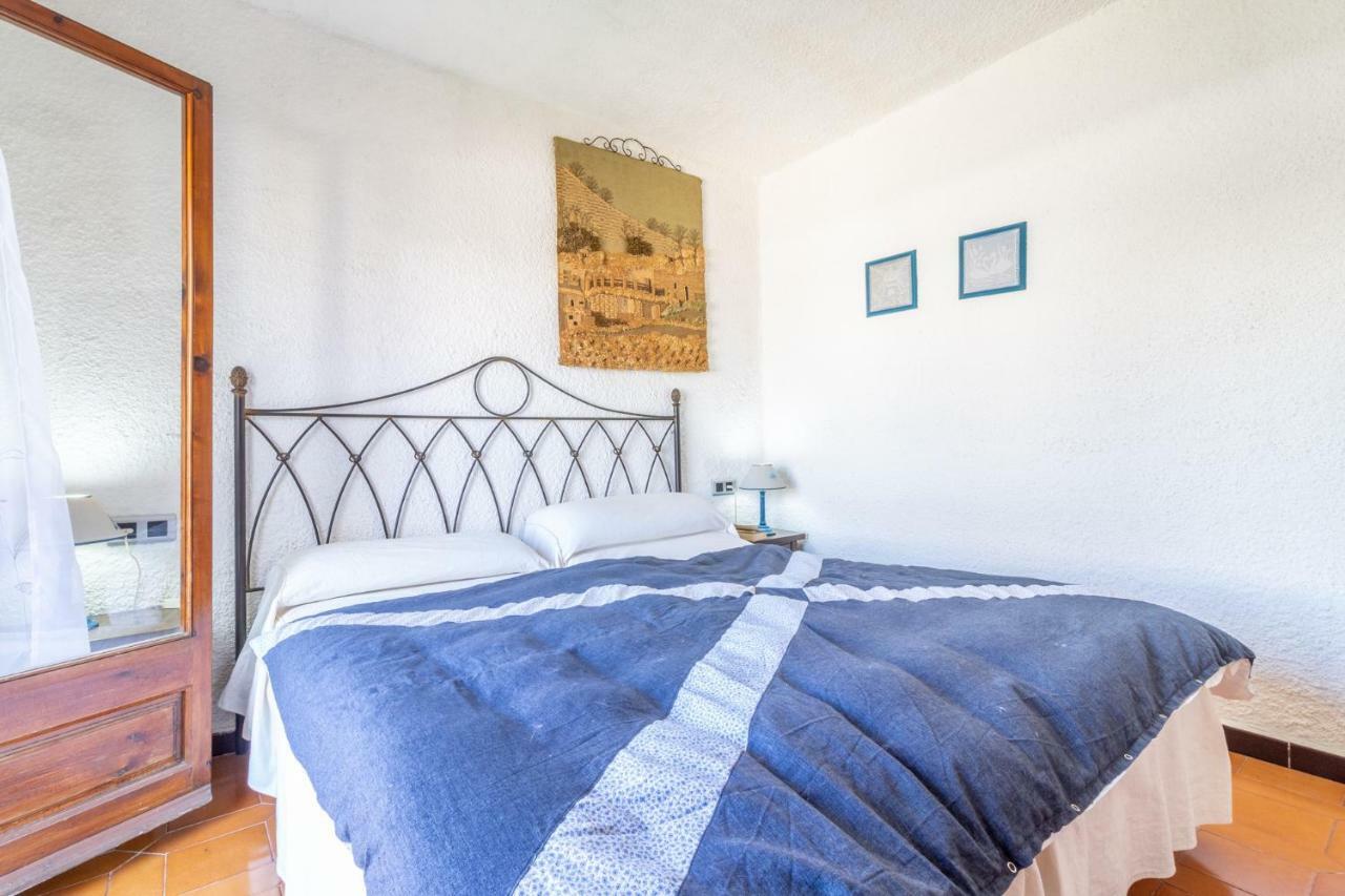 Goldhome - Requesens Holiday home