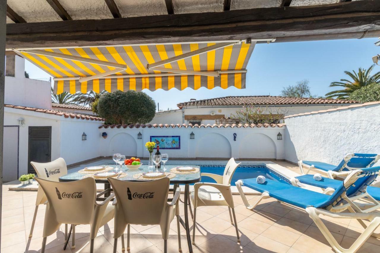 Goldhome - Requesens Holiday home