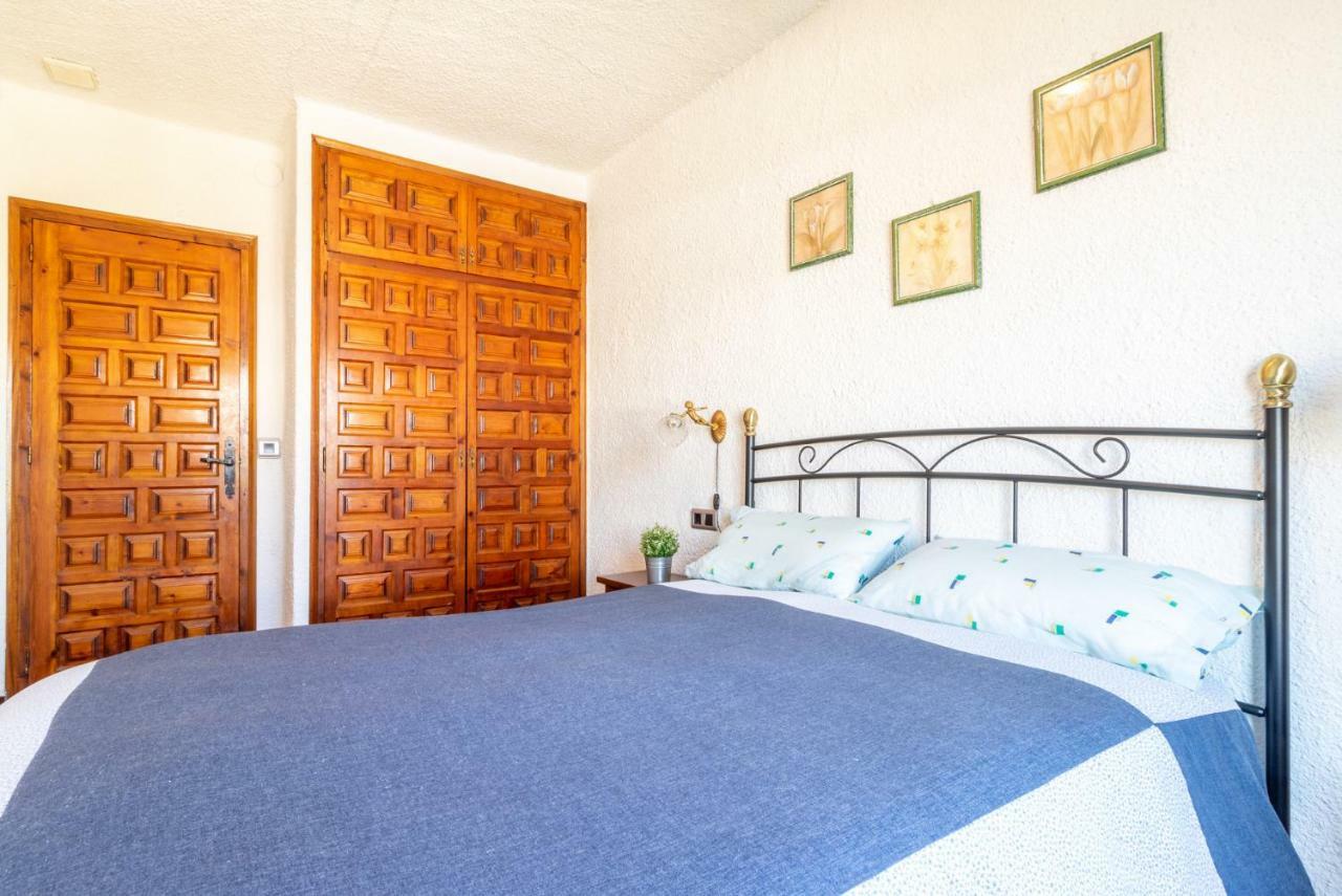 Goldhome - Requesens Holiday home *