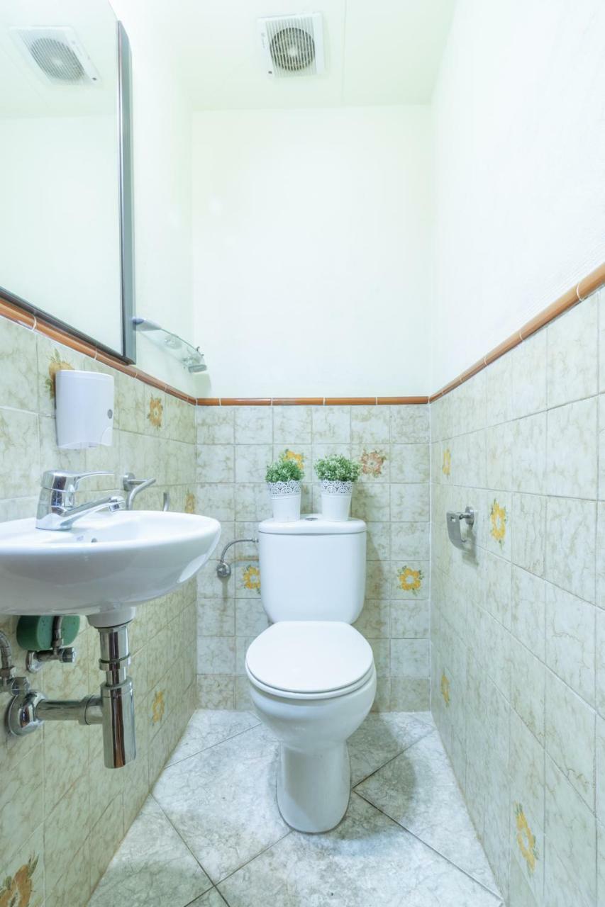 Goldhome - Requesens Holiday home