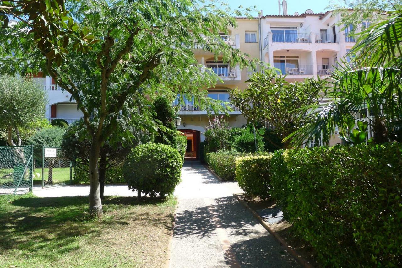 Gran Reserva Flores 23 - Barneda * Empuriabrava