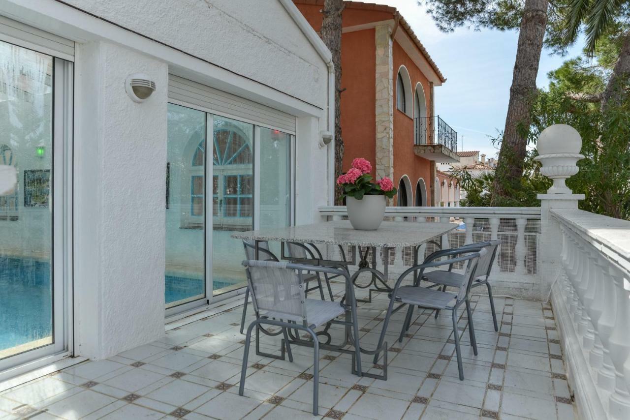 Сasa de vacaciones Requesens On Canal Ampuriabrava