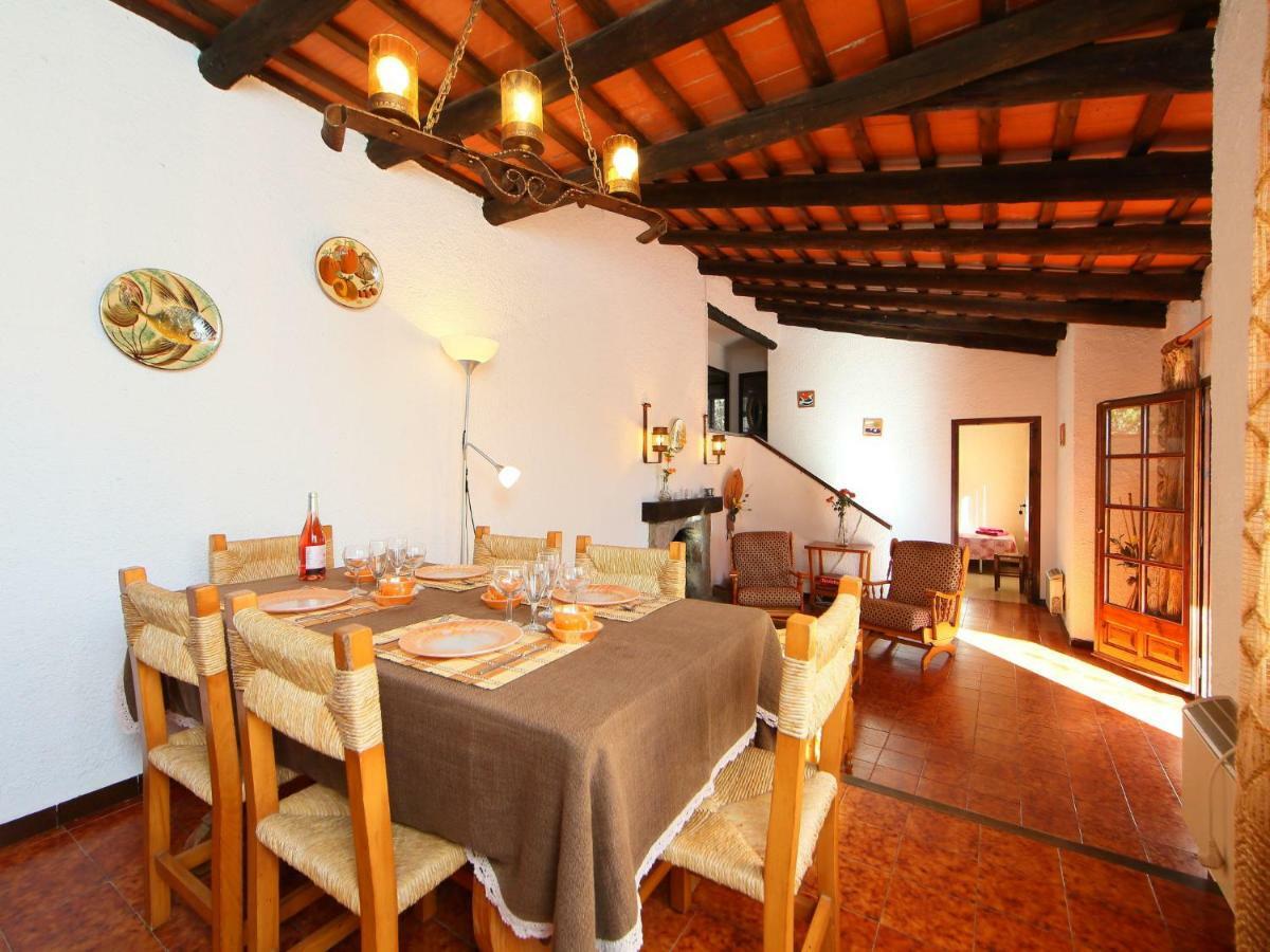 Holiday Dynaida Karadja Holiday home Esclana