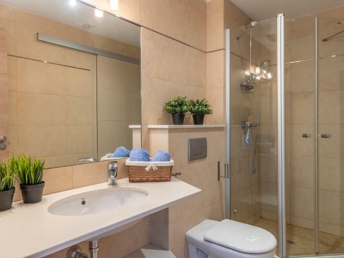 Apartment Apartment Del Port-1 By Interhome