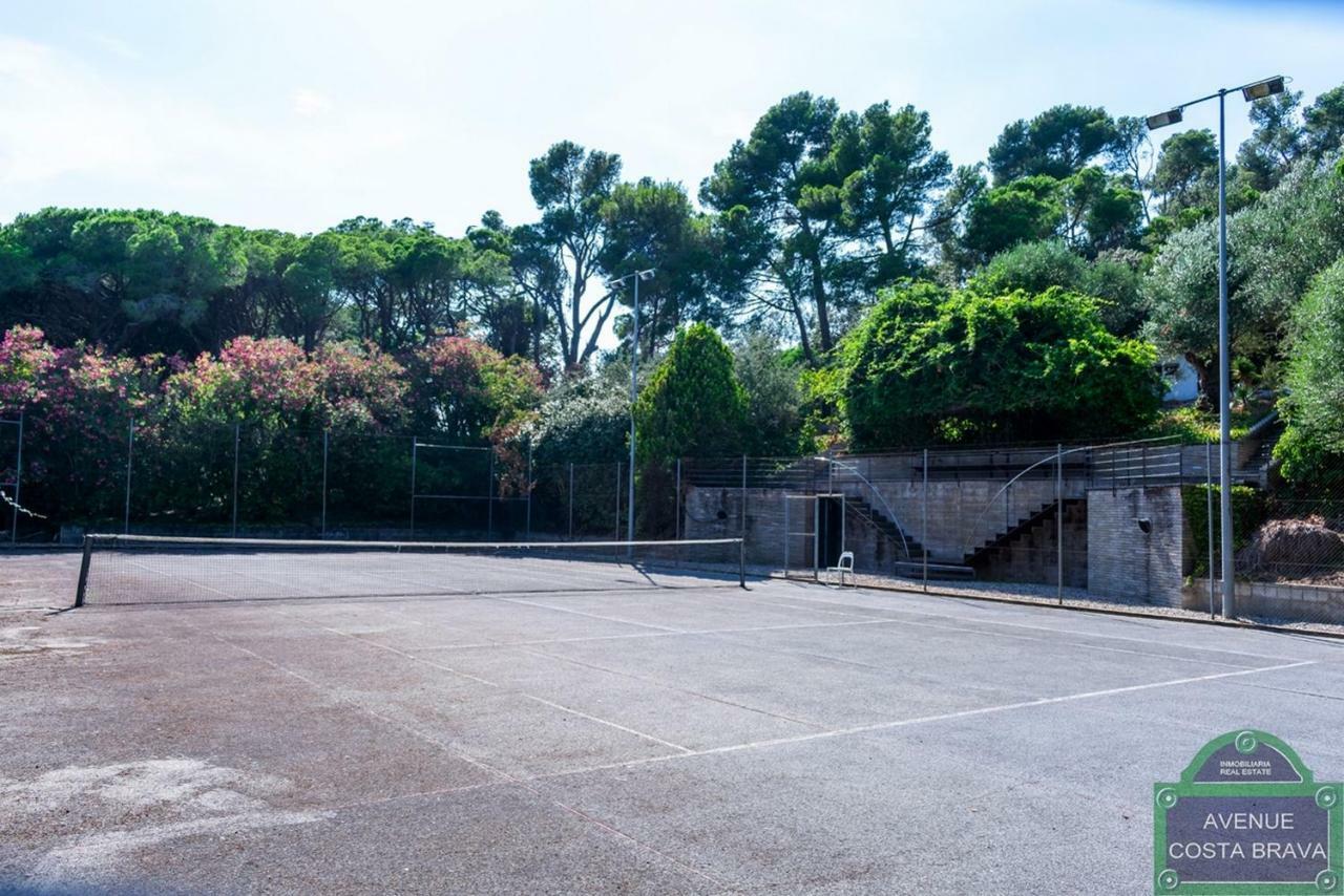 Pensión Cala Castell Suites Vall-Llobrega