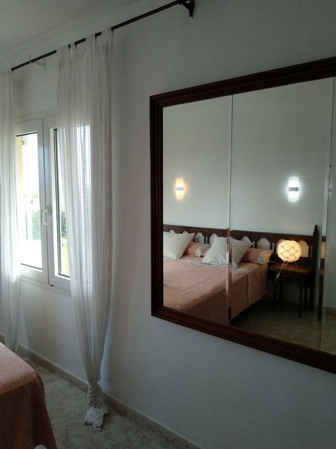 Apartamento Sea Front In Platja With Terrace And Parking Pals