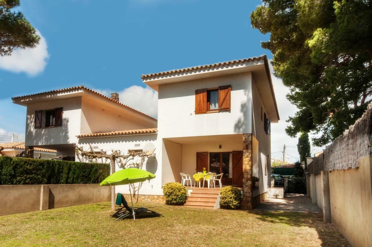 Riells 2 Villa *