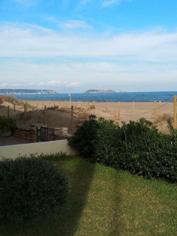 Apartamento Sea Front In Platja With Terrace And Parking *