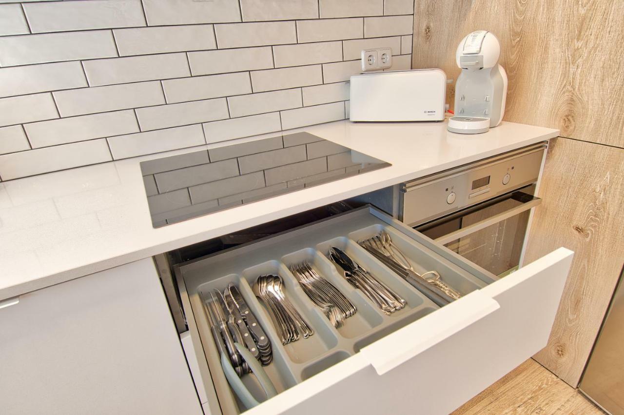 Centre, Totally Refurbished Apartment *