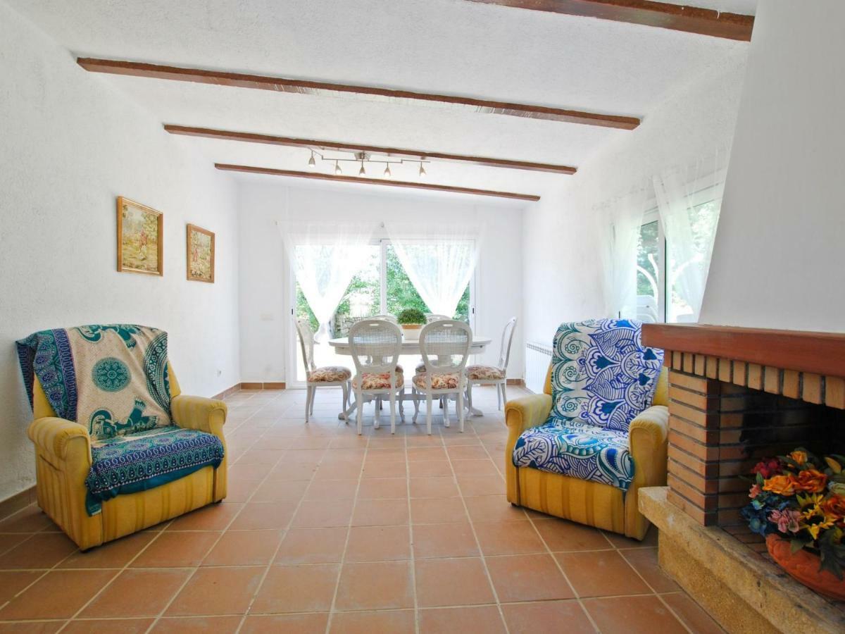 Holiday Green By Interhome